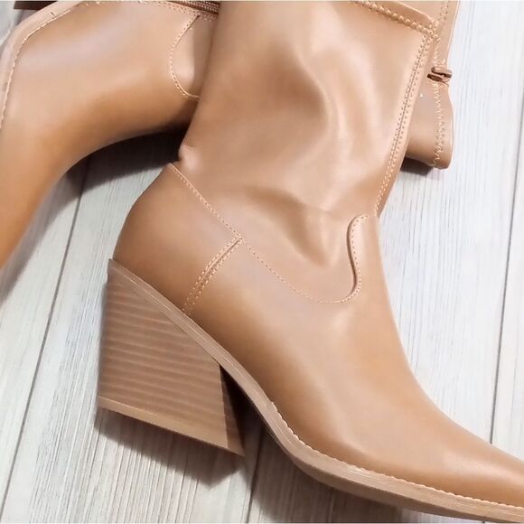 (11-4130)  Universal Thread Aubree Boot Sz 9 - Picture 8 of 10